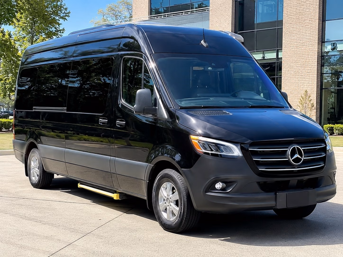 cleveland discreet military and government shuttles for your group