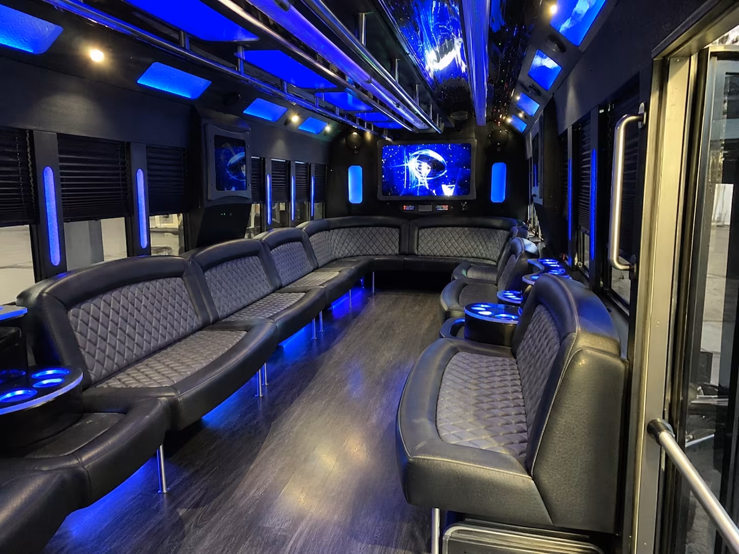 cleveland heights 28 passenger party bus interior