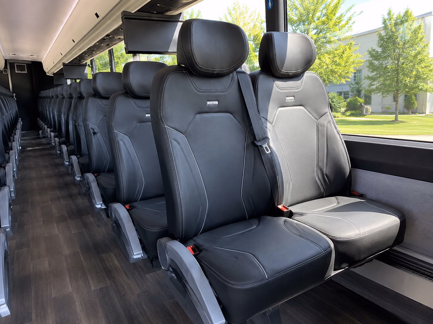 cuyahoga falls efficient and timely transportation for cuyahoga falls weddings