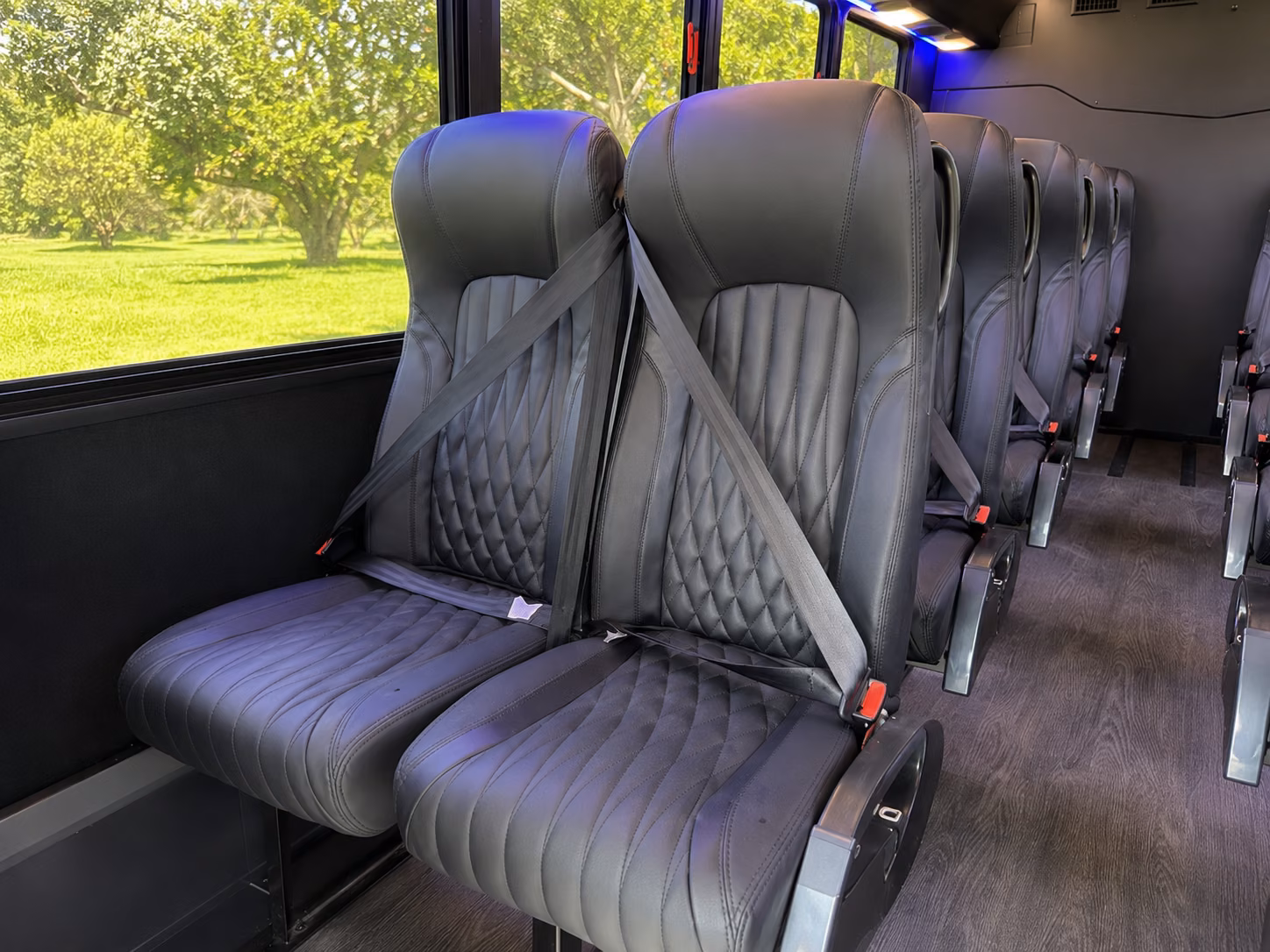 sandusky private airport shuttles for sandusky pickups and drop offs